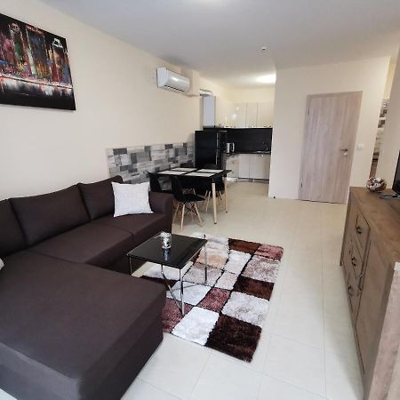 Къмпинг Градина - Апартамент С Две Спални В К-С Черноморска Звезда Apartment Chernomorets Luaran gambar
