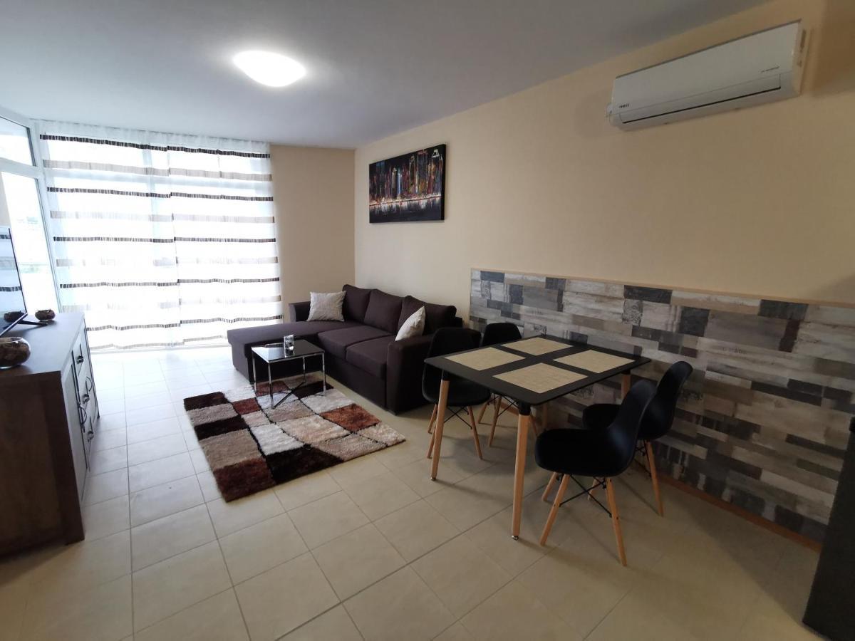 Къмпинг Градина - Апартамент С Две Спални В К-С Черноморска Звезда Apartment Chernomorets Luaran gambar