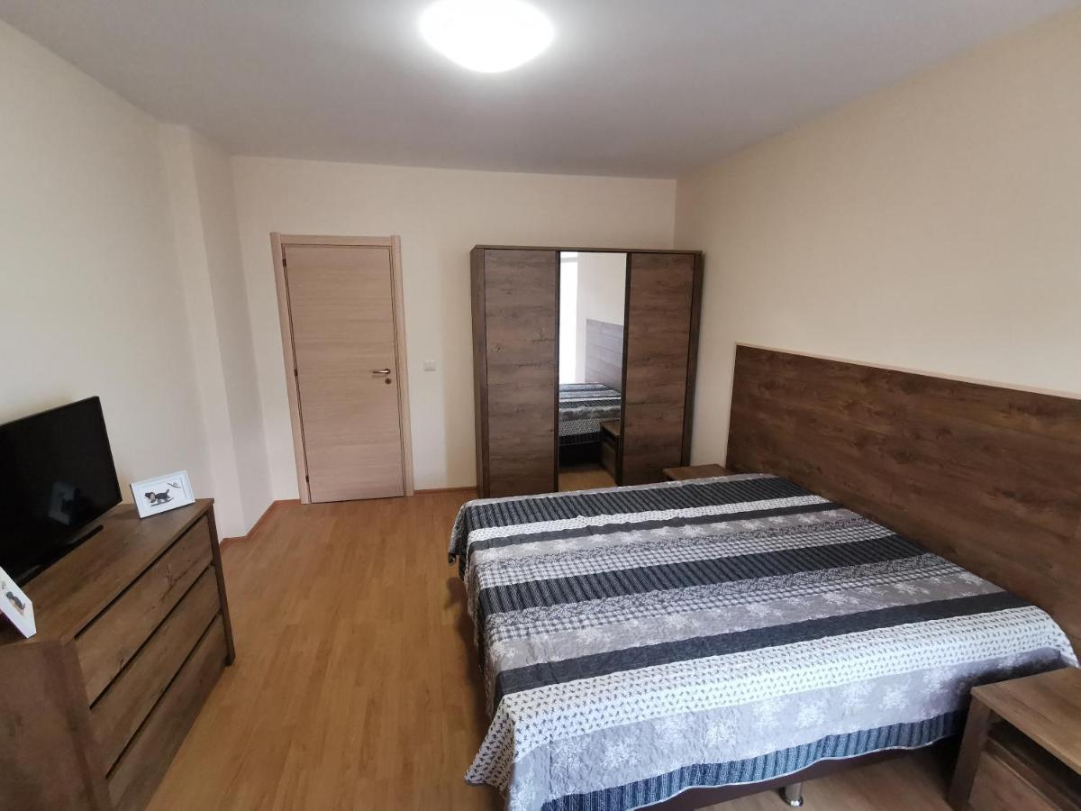 Къмпинг Градина - Апартамент С Две Спални В К-С Черноморска Звезда Apartment Chernomorets Luaran gambar